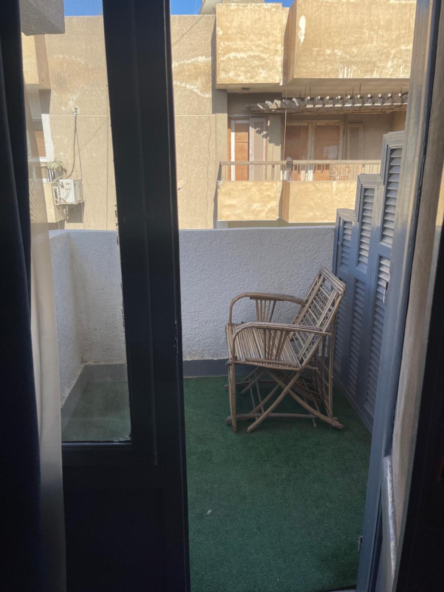 Apartment Tout King Pyrimds View