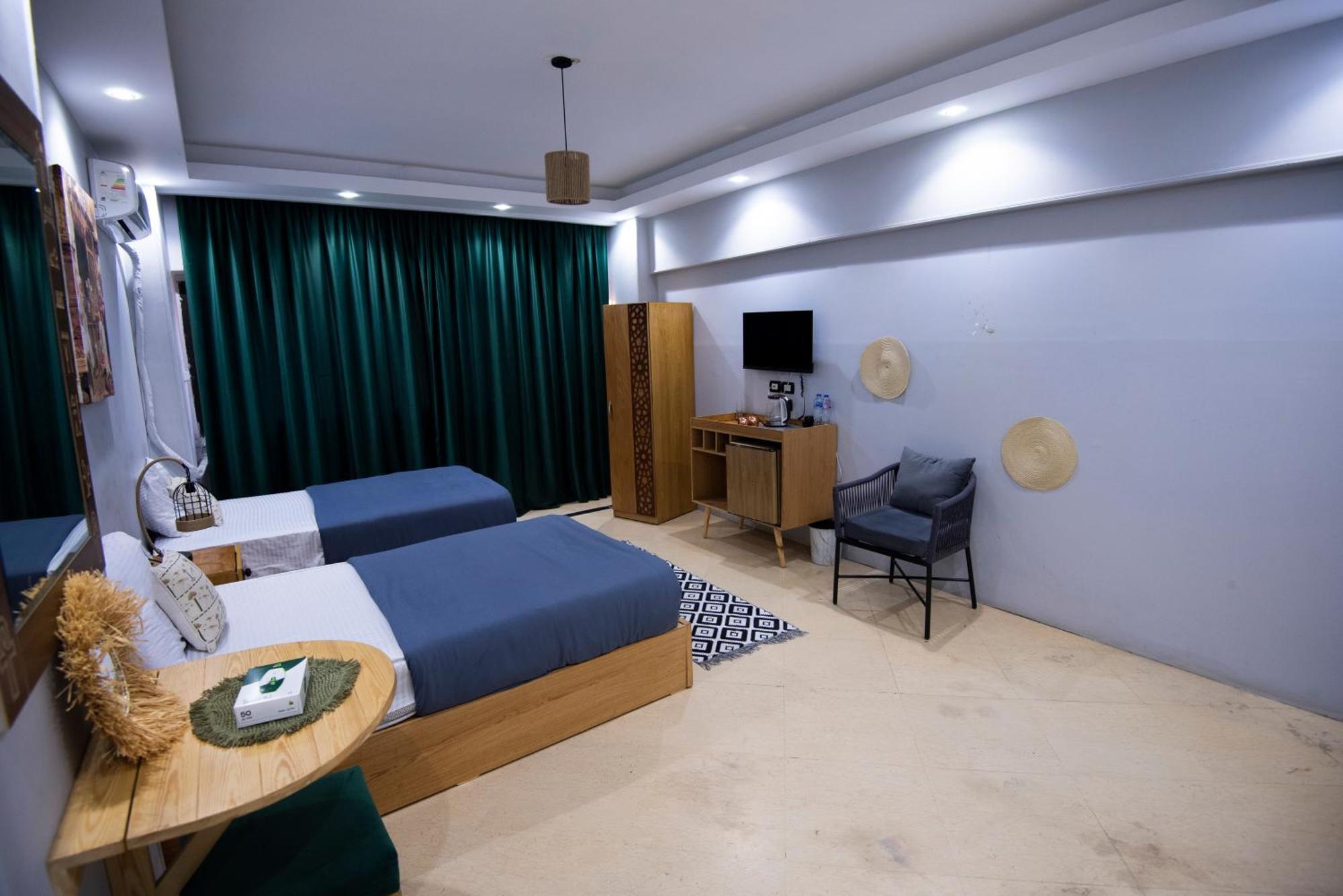Apartment Tout King Pyrimds View Cairo