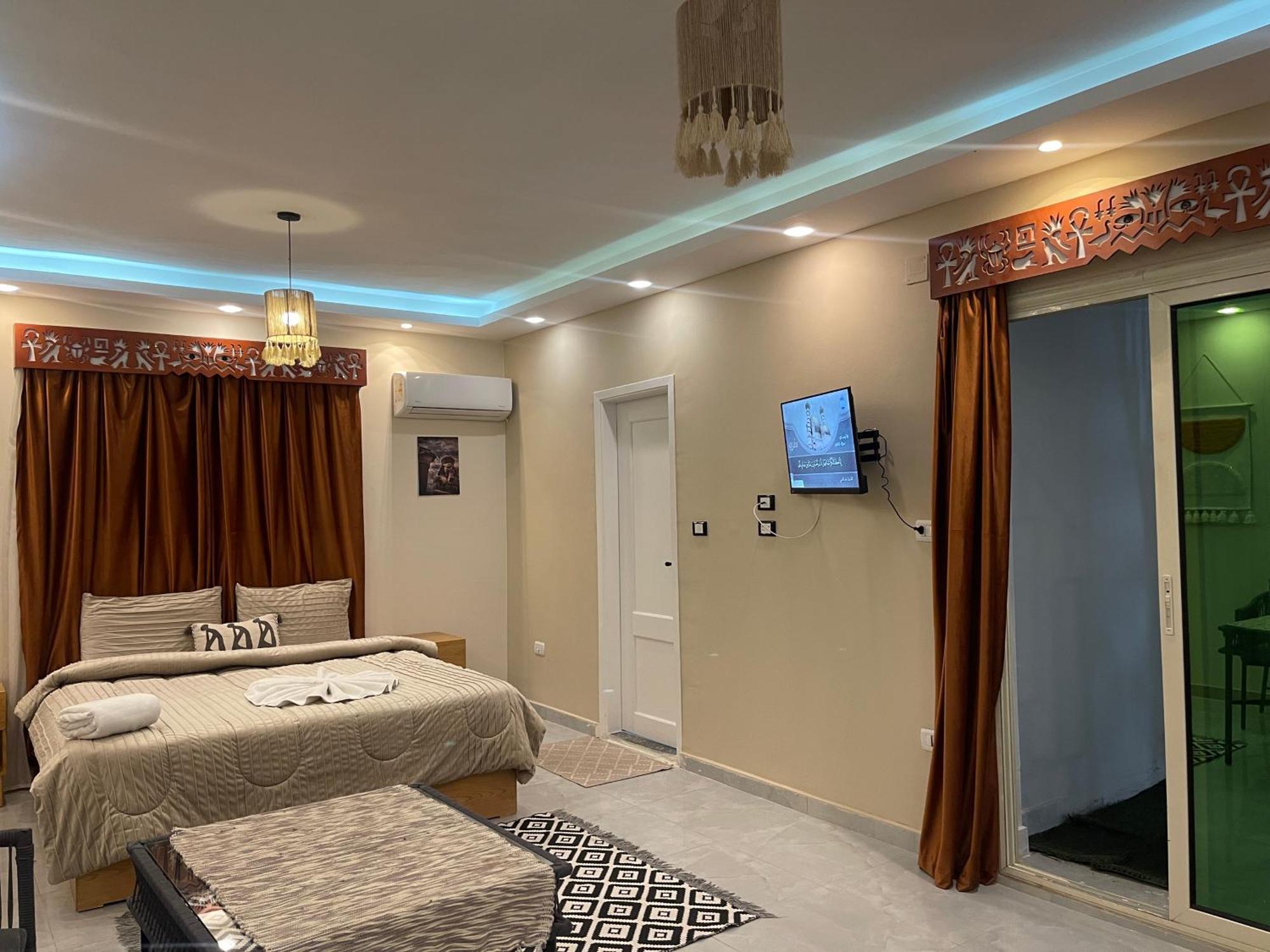 Apartment Tout King Pyrimds View Cairo